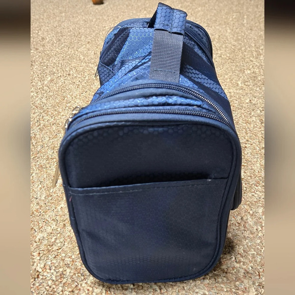 Navy blue travel toiletry bag - Picture 3 of 9